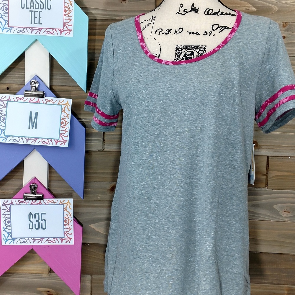 LuLaRoe NWT Medium Classic Tee